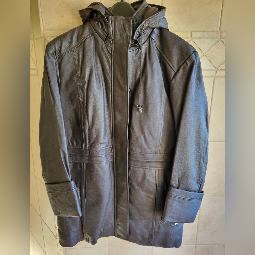 EXCELLED DARK BROWN LEATHER JACKET SIZE SMALL
